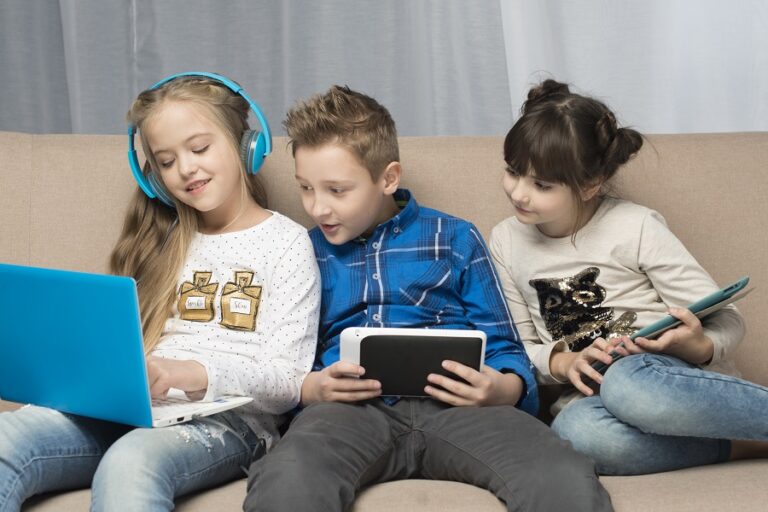 10 Productive Games Students Can Play on Phones or Tablets