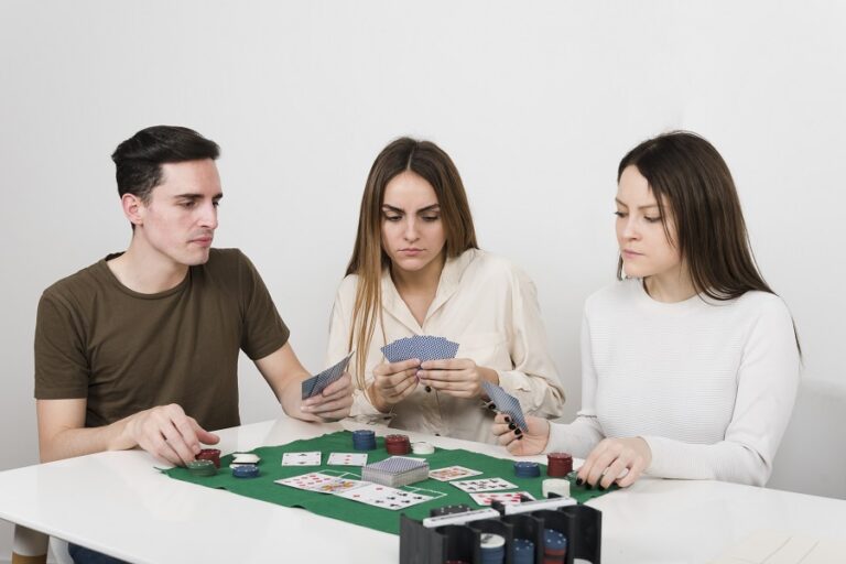 The Role of Simulation Games in Developing Critical Thinking in Students